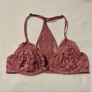 Front clasp unlined lace bra